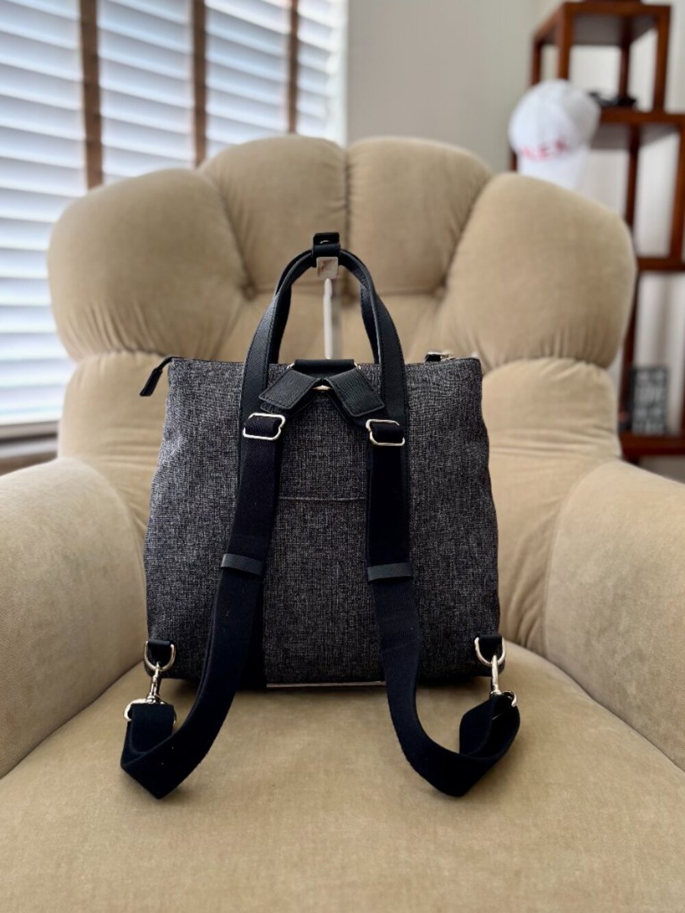 Auth HENRI BENDEL Iconic Mini Jetsetter 3-Way Convertible Backpack...FABULOUS! - Picture 5 of 8